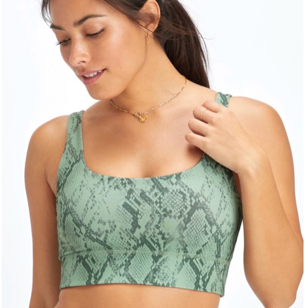 Fabletics Harlyn Midi Medium Impact Reversible Sports Bra